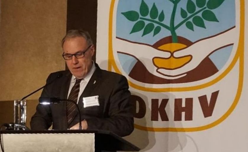 Romain Cools, President of the World Potato Congress greets the guests of the 14th International Berlin Potato Evening. (Courtesy: DKHV)