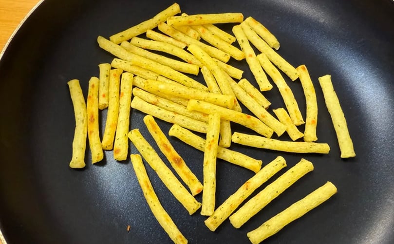 Dry fried cheese-flavor JagaRico, a crispy and flavorful twist on the classic snack. (Courtesy: SoraNews24) Dry fried cheese-flavor JagaRico, a crispy and flavorful twist on the classic snack. (Courtesy: SoraNews24)