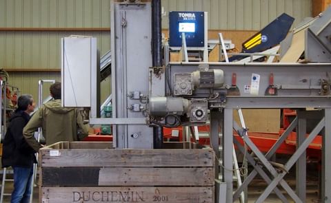 Duchemin (Caen, France) potato producers use a high-performance sorting machine, the TOMRA 3A, to process their 14,000 tonnes of potatoes, a premium product. Duchemin (Caen, France) potato producers use a high-performance sorting machine, the TOMRA 3A, to process their 14,000 tonnes of potatoes, a premium product.