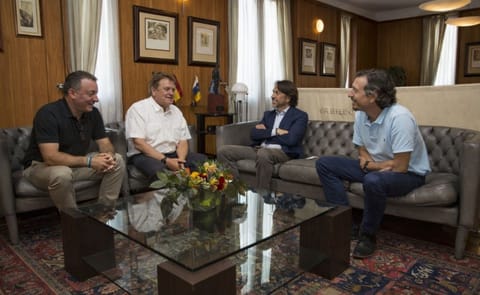 (de izq.a der.) Domingo Rios, jefe del Servicio de Agricultura y Desarrollo Rural del Cabildo, André Davaux, director regional del Centro Internacional de la Papa (CIP) para América Latina y el Caribe, Carlos Alonso, presidente del Cabildo y Jesús Mora (de izq.a der.) Domingo Rios, jefe del Servicio de Agricultura y Desarrollo Rural del Cabildo, André Davaux, director regional del Centro Internacional de la Papa (CIP) para América Latina y el Caribe, Carlos Alonso, presidente del Cabildo y Jesús Mora