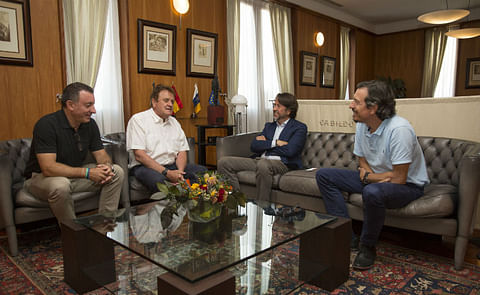 (de izq.a der.) Domingo Rios, jefe del Servicio de Agricultura y Desarrollo Rural del Cabildo, André Davaux, director regional del Centro Internacional de la Papa (CIP) para América Latina y el Caribe, Carlos Alonso, presidente del Cabildo y Jesús Mora (de izq.a der.) Domingo Rios, jefe del Servicio de Agricultura y Desarrollo Rural del Cabildo, André Davaux, director regional del Centro Internacional de la Papa (CIP) para América Latina y el Caribe, Carlos Alonso, presidente del Cabildo y Jesús Mora