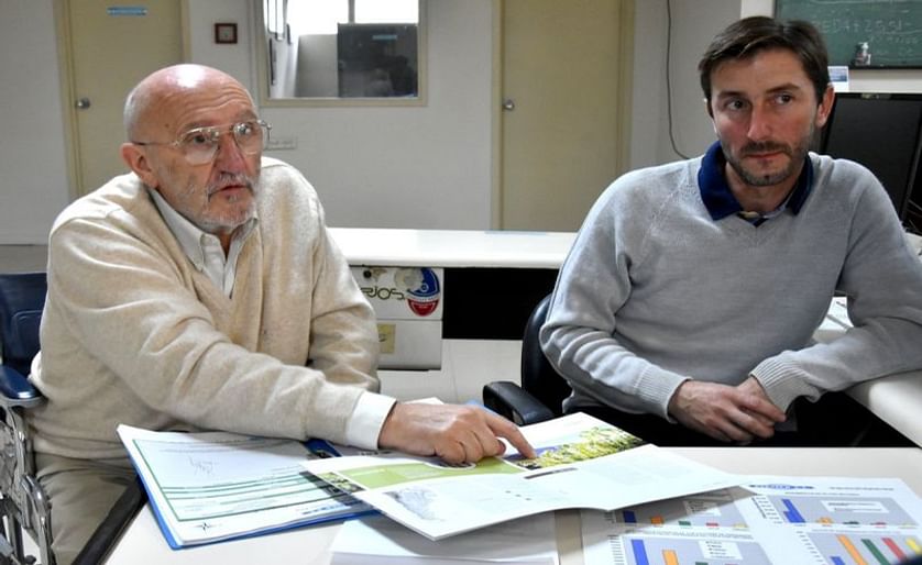 Juan y Leandro Pérsico en LA CAPITAL, explicando los pasos en la producción de papa semilla que se dan a lo largo de un lustro entre Mar del Plata, Calafate y Tres Arroyos.