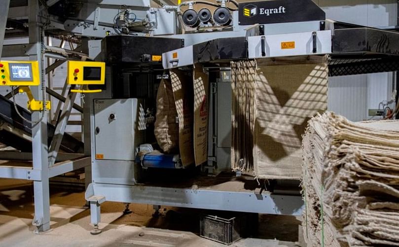Eqraft’s advanced packing line in action at Schuiling, showcasing the automation and flexibility essential for handling diverse orders of seed potatoes.
Eqraft’s advanced packing line in action at Schuiling, showcasing the automation and flexibility essential for handling diverse orders of seed potatoes.