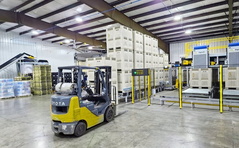 Eqraft's innovative bin handling systems streamline the internal logistics of smart factories, ensuring safer, more efficient operations with reduced reliance on manual labor and forklifts. Eqraft's innovative bin handling systems streamline the internal logistics of smart factories, ensuring safer, more efficient operations with reduced reliance on manual labor and forklifts.
