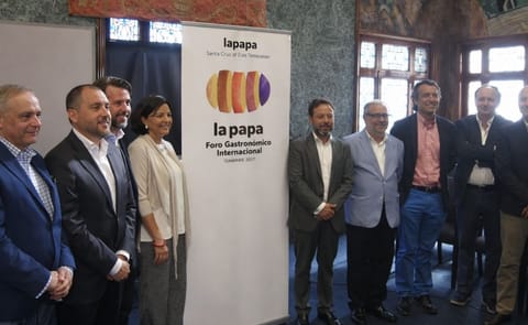 Foto de familia realizada en la presentación de este martes en el Cabildo de Tenerife Foto de familia realizada en la presentación de este martes en el Cabildo de Tenerife