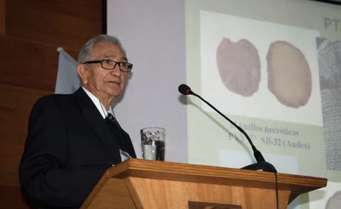 Experto mundial en virología analiza situación de la papa en Chile (Entrevista) Experto mundial en virología analiza situación de la papa en Chile (Entrevista)