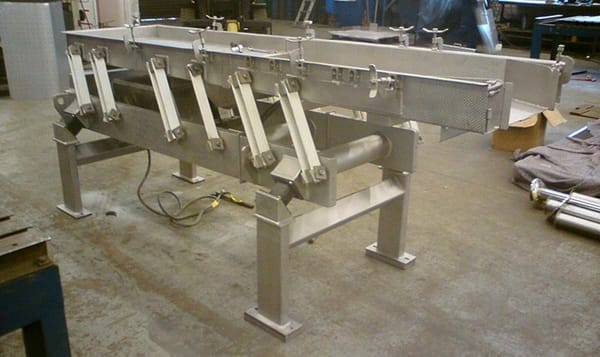 Fabcon Food Systems - FREE-FLOW / FREE-FLOW DIRECT Vibratory Conveyor Fabcon Food Systems - FREE-FLOW / FREE-FLOW DIRECT Vibratory Conveyor