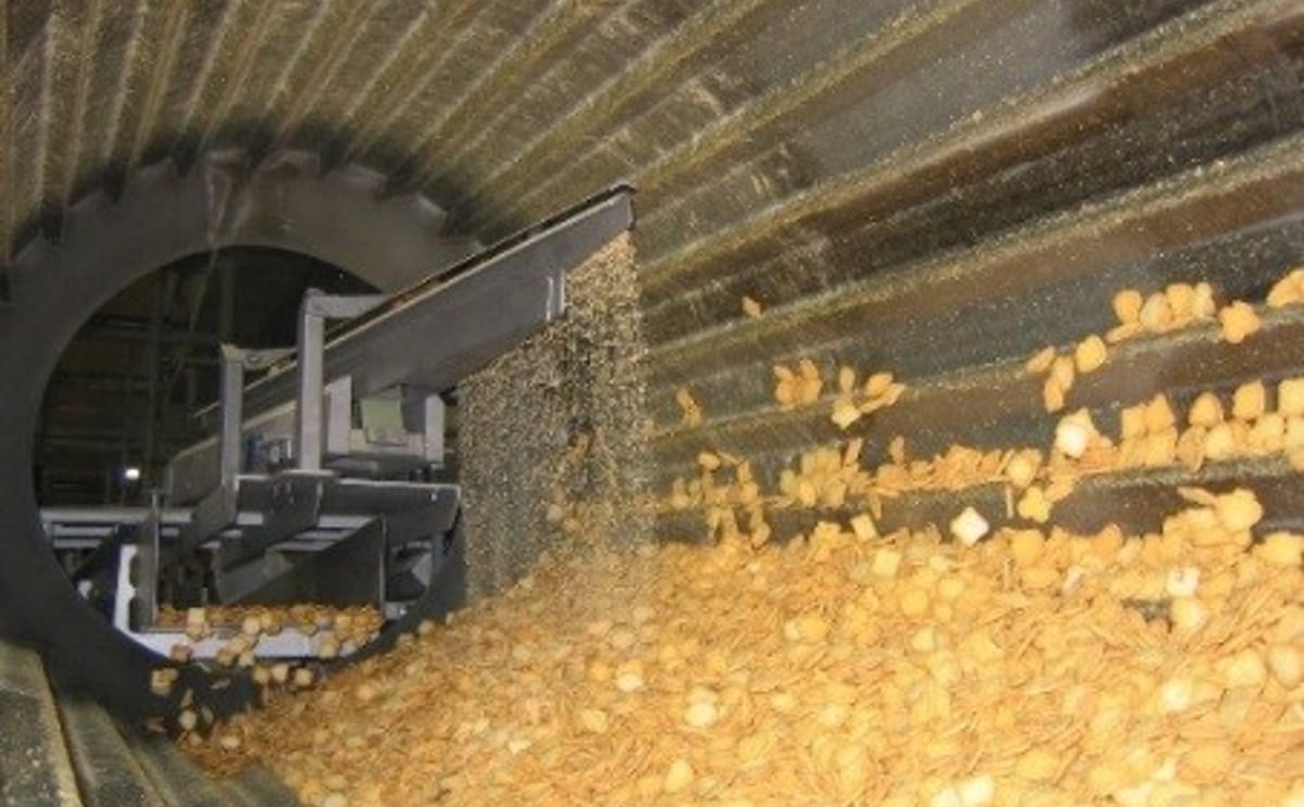 Fabcon Food Systems - Scarf Feeder