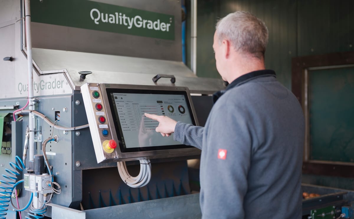 Flikweert Vision's QualityGrader enhances potato and onion sorting with AI-powered inspection, delivering more consistent quality, stable processing capacity, fewer unnecessary rejects, and greater process control.