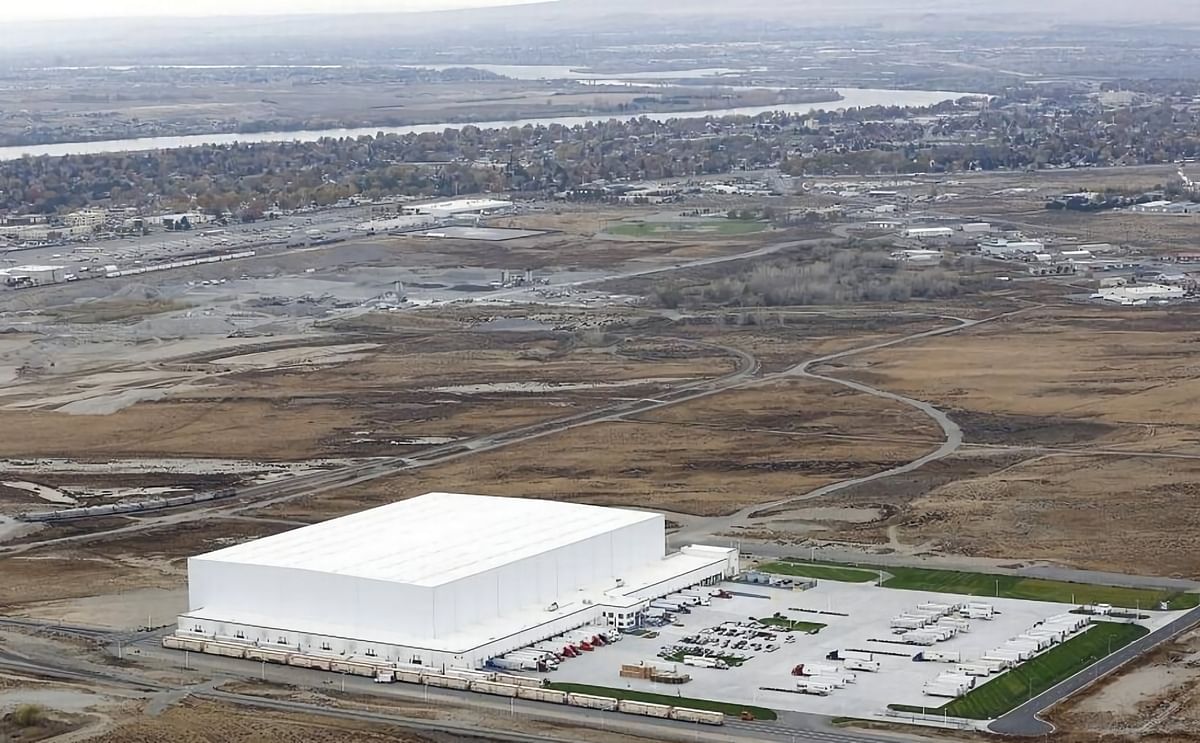 Example of a high bay frozen storage facility where potato processing companies store their 'emergency supply' of frozen french fries. This is an aerial view of the facilities of Preferred Freezer Services in Richland Washington. When this facility was bu