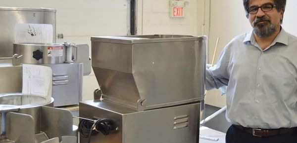 Fry Factory Inc adjusts automatic restaurant french fry cutter to North American potatoes
