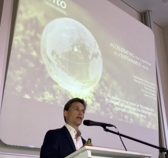Bart Deronde of VITO speaking on remote sensing Bart Deronde of VITO speaking on remote sensing