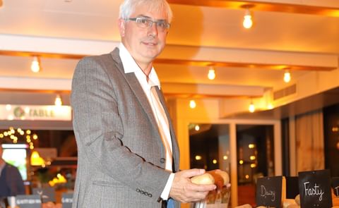 Harry van de Vijver, Germicopa, Quimper (F): 'Give us yellow-flesh French-fry varieties with broad nematode resistance.' Harry van de Vijver, Germicopa, Quimper (F): 'Give us yellow-flesh French-fry varieties with broad nematode resistance.'