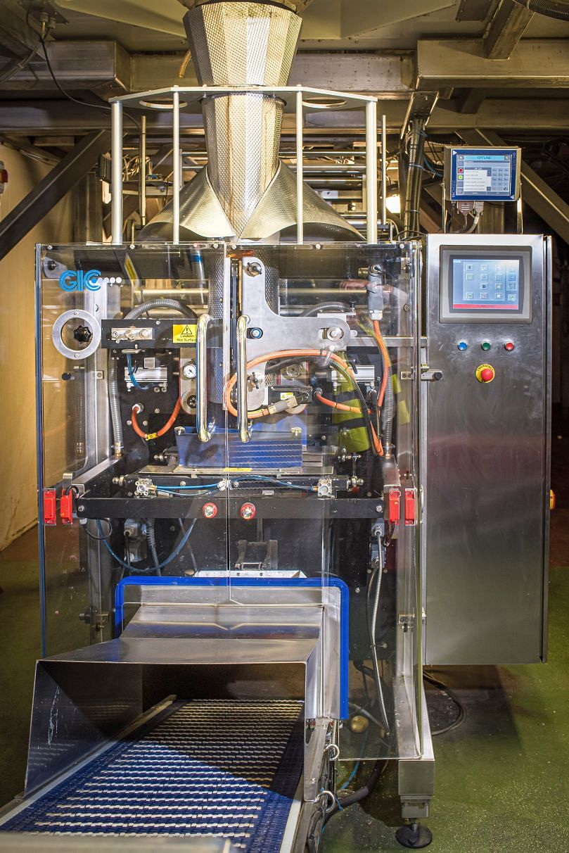 The GIC8000 vertical form fill and sealing machine on show at British Potato is capable of handling up to 90 packs per minute. The high-speed continuous motion machine features the latest generation of maintenance-free servo motor drives and a ten-inch colour Allen Bradley HMI touch screen.