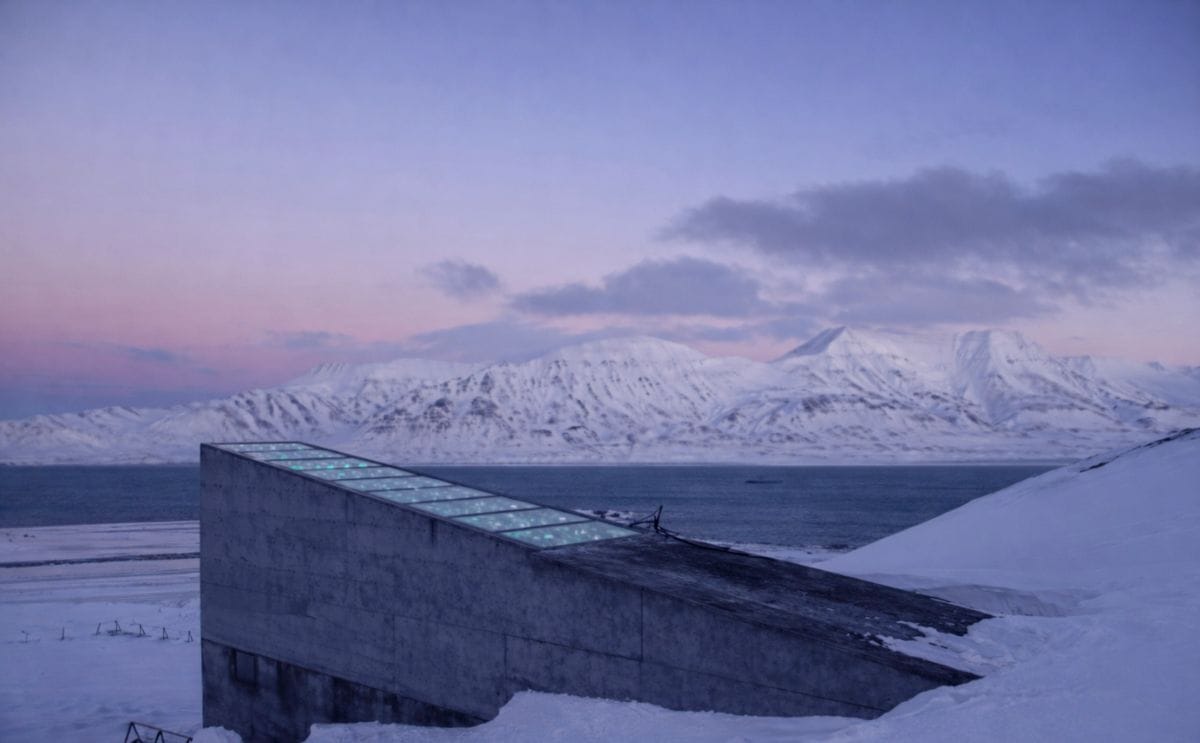 "Bóveda del Juicio Final" en Spitsbergen "Bóveda del Juicio Final" en Spitsbergen