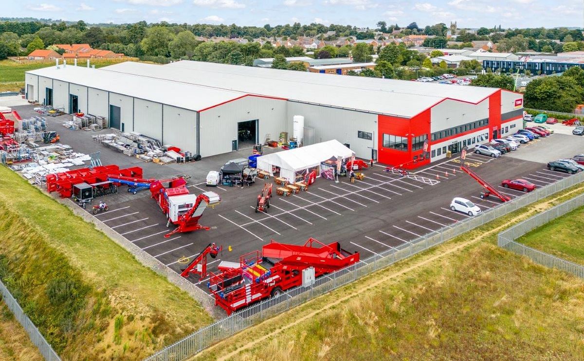 Tong Engineering, manufacturer of handling equipment for potatoes - officially opened the brand-new doors of a purpose-built manufacturing facility on the edge of the company’s hometown of Spilsby in the United Kingdom.