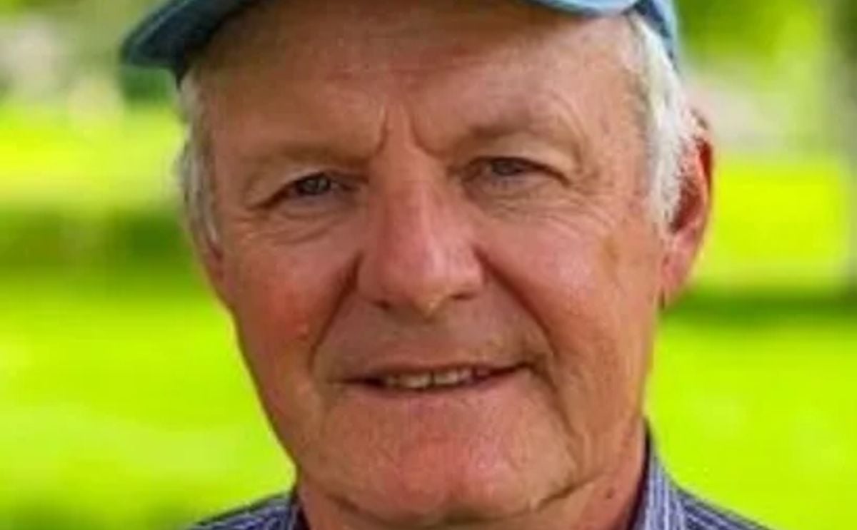 Gregory Porter awarded Honorary Life Membership by the Potato Association of America. Gregory Porter awarded Honorary Life Membership by the Potato Association of America.