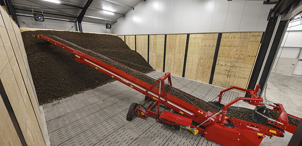 The new store loader SL 919 will be demonstrated in practical use at PotatoEurope 2022.