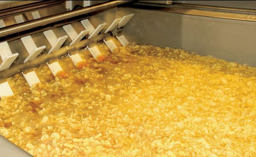 Batch Potato Chips Frying in a Mastermatic LDKF Batch Fryer