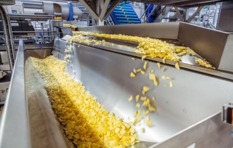 SwitchBack™ Accumulation Conveyor: Compact, gentle and easy to clean SwitchBack™ Accumulation Conveyor: Compact, gentle and easy to clean