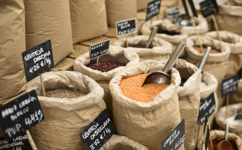 Minimal-Ingredient Legume Snacks Aligned with Clean Label Trends