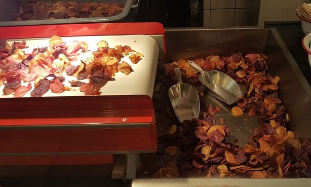 The HipChips crisp conveyor belt The HipChips crisp conveyor belt
