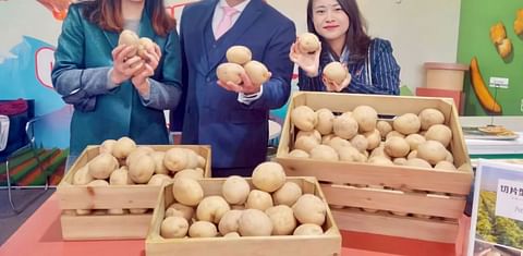  Historic display of U.S. chipping potatoes at a tradeshow in China