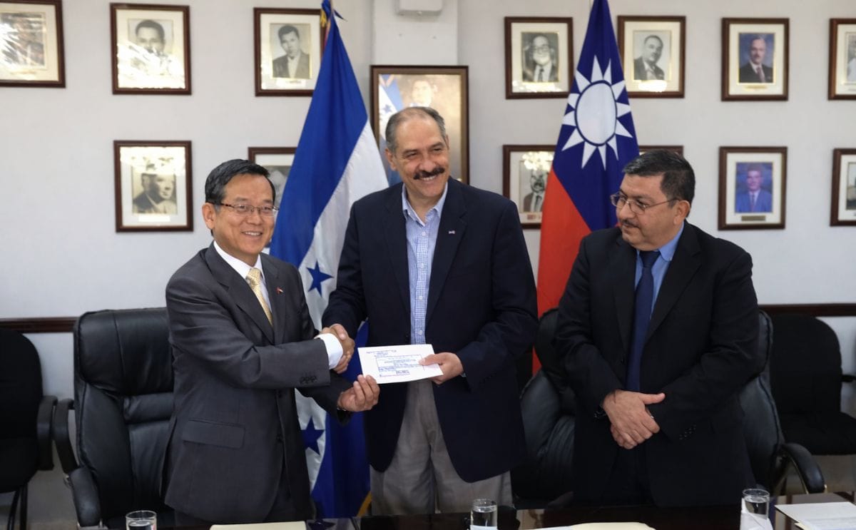 Honduras: Taiwán entrega 350 mil dólares para producir semilla sana