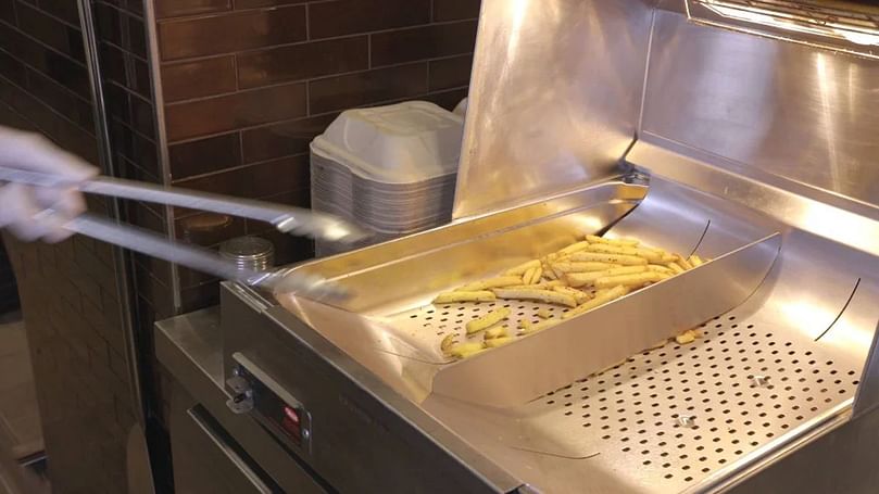 How to handle and hold frozen french fries after cooking How to handle and hold frozen french fries after cooking