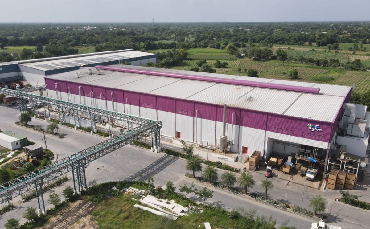 Aerial view of HyFun Foods’ potato flake processing facility in Mehsana, Gujarat, home to India’s largest flake line with an annual capacity of 18,000 metric tonnes. Aerial view of HyFun Foods’ potato flake processing facility in Mehsana, Gujarat, home to India’s largest flake line with an annual capacity of 18,000 metric tonnes.