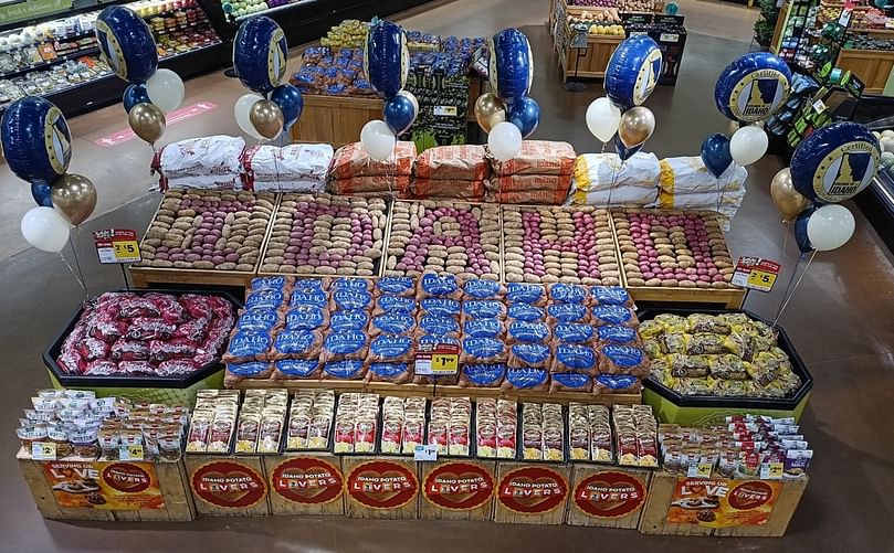 In Providence, Utah, produce manager Grant Naylor’s 1st place display in the 6-9 register category literally spelled out the spuds’ Idaho roots.