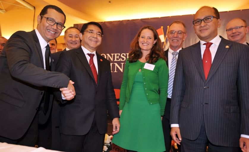 The Salim Group, one of Indonesia's largest business groups, signed an R&D agreement worth $10 million with seed producer East West Seed Indonesia - a JV between Enza Zaden and East West International - in The Hague on Friday (22/04) to boost potato produ