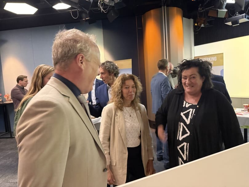 Industry leaders, stakeholders, and political representatives network at the International Potato Day event in The Hague, focusing on cooperation, innovation, and the future resilience of the Dutch potato sector.