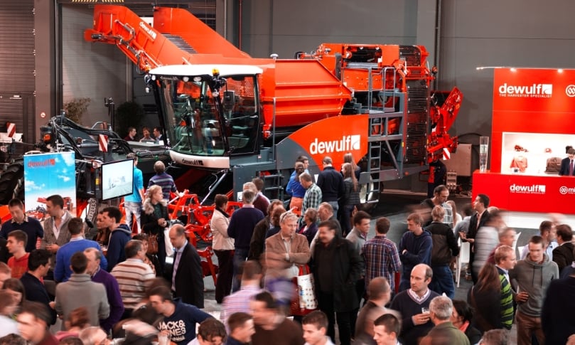 The INTERPOM | PRIMEURS may be indoors, but don't get the wrong idea... The (agricultural) machinery shown is still huge... The INTERPOM | PRIMEURS may be indoors, but don't get the wrong idea... The (agricultural) machinery shown is still huge...