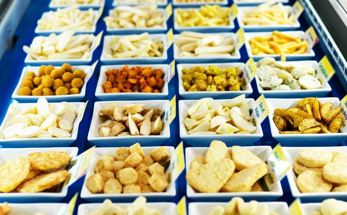 The Interpom | Primeurs 2016 Tradeshow truly covers the entire potato production chain: potato varieties and seed potatoes, crop protection, agricultural machinery, storage, processing and packaging equipment and processed potato products. Display of a wide range of potato products