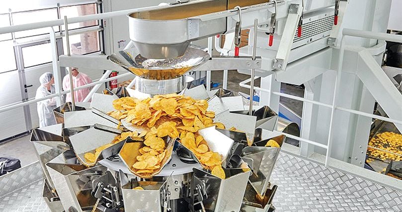 La línea instalada por la empresa comprende una pesadora multicabezal CCW-SE de 10 cabezales con tolvas de acero inoxidable pulido y una envasadora Astro equipada con placas especiales que limpian el área de sellado para garantizar una excelente calidad del envase y casi cero desperdicio del film. La línea instalada por la empresa comprende una pesadora multicabezal CCW-SE de 10 cabezales con tolvas de acero inoxidable pulido y una envasadora Astro equipada con placas especiales que limpian el área de sellado para garantizar una excelente calidad del envase y casi cero desperdicio del film.