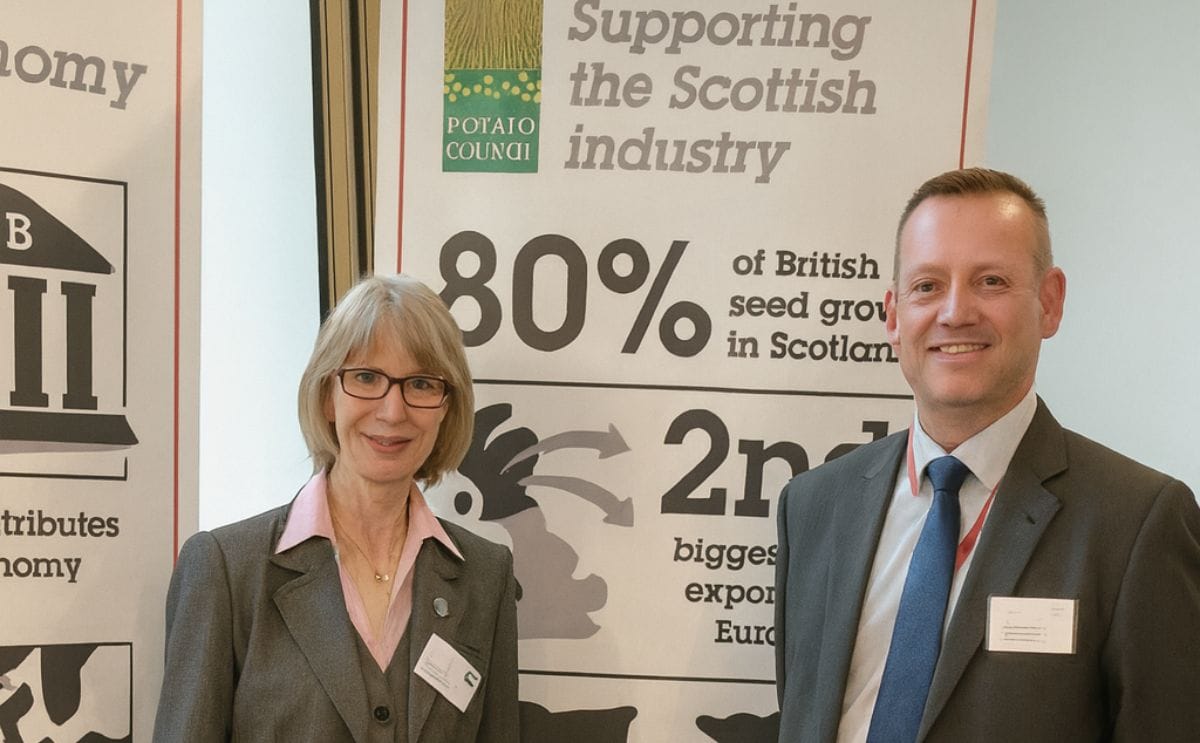 Jean Urquhart with Robert Burnsl Jean Urquhart with Robert Burnsl