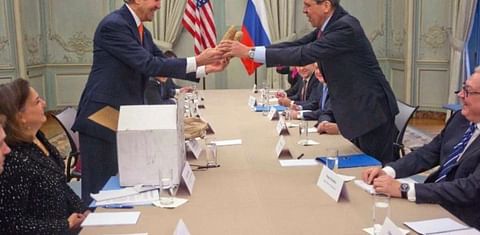 Potato Politics: John Kerry presents Idaho Potatoes to Sergey Lavrov