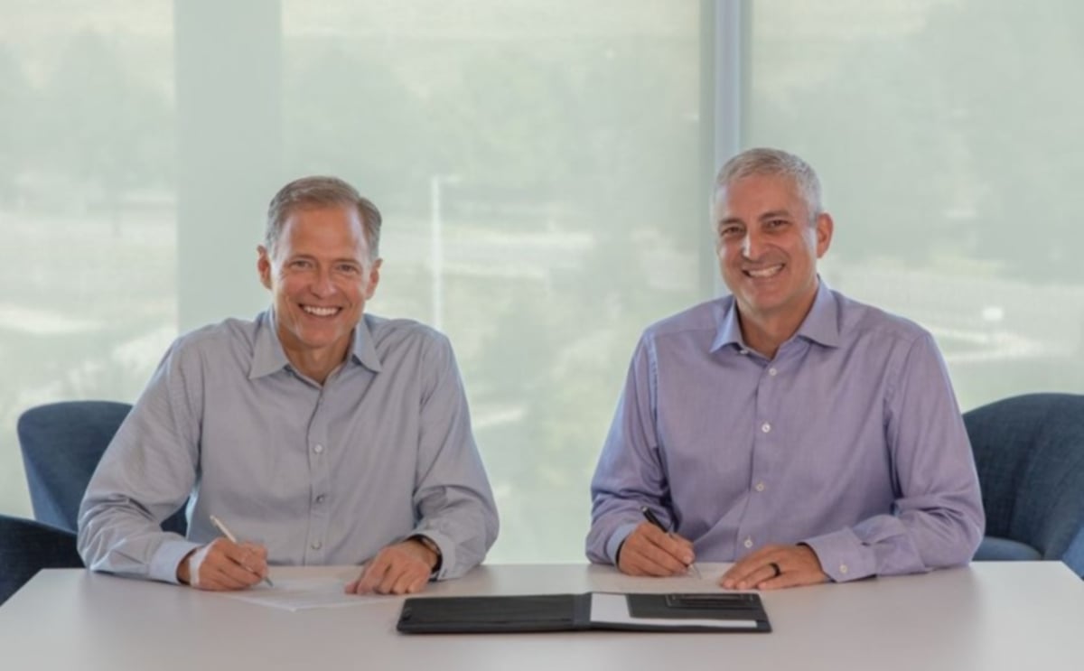 Trimble and AGCO to Form Joint Venture to Better Serve Farmers Worldwide with Mixed Fleet Precision Agriculture Solutions Trimble and AGCO to Form Joint Venture to Better Serve Farmers Worldwide with Mixed Fleet Precision Agriculture Solutions