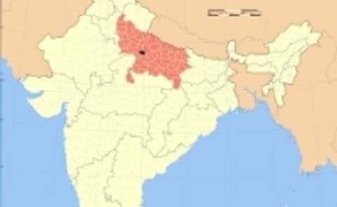 Farmers throw excess potatoes on roads in Kannauj Farmers throw excess potatoes on roads in Kannauj