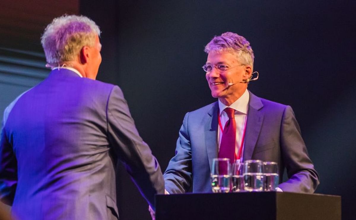 Paul Oosterlaken welcomes Maarten Camps, Secretary-General of the Ministry of Economic Affairs, who opened the celebrations: “It’s not only about the flowers, the cows or the milk that makes the Dutch economy interesting, but the potato delivers a gre