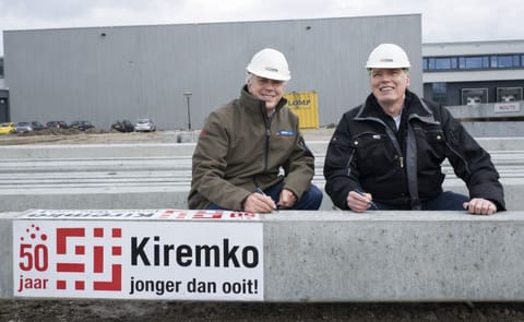 Directors Andy Gowing (left) and Paul Oosterlaken (right) are signing the first pile of the new Kiremko building. Directors Andy Gowing (left) and Paul Oosterlaken (right) are signing the first pile of the new Kiremko building.