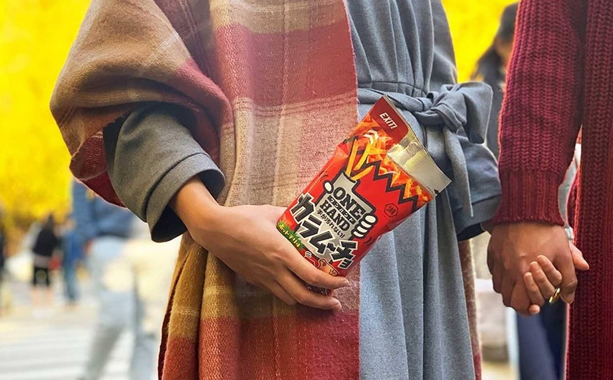 KOIKE-YA Launches One-Hand Potato Chips Packet KOIKE-YA Launches One-Hand Potato Chips Packet