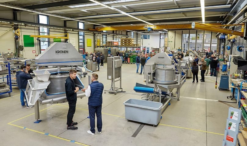 Another highlight was the KRONEN Customer Day 2025, an in-house platform for professional exchange, live machine demonstrations, and networking, which was attended by approximately 180 trade visitors from around the world. Another