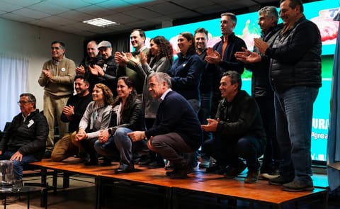 Más de 400 participantes se reunieron en Balcarce durante la jornada “La Papa, de Argentina al Mundo” para analizar la producción, la innovación, la sustentabilidad y el futuro de la cadena argentina de la papa. Más de 400 participantes se reunieron en Balcarce durante la jornada “La Papa, de Argentina al Mundo” para analizar la producción, la innovación, la sustentabilidad y el futuro de la cadena argentina de la papa.