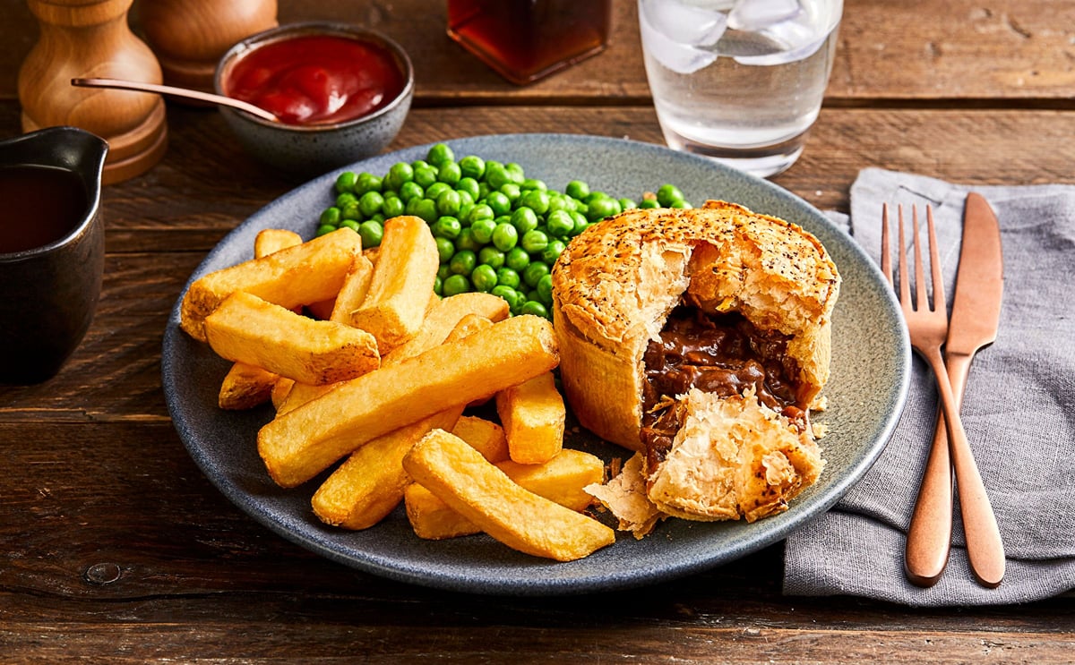 Lamb Weston’s 19mm Triple Cooked Chunky Chips earn 'Approved Product' status, highlighting premium quality, British sourcing and strong performance in foodservice kitchens Lamb Weston’s 19mm Triple Cooked Chunky Chips earn 'Approved Product' status, highlighting premium quality, British sourcing and strong performance in foodservice kitchens