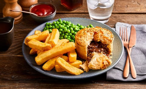 Lamb Weston’s 19mm Triple Cooked Chunky Chips earn "Approved Product" status, highlighting premium quality, British sourcing and strong performance in foodservice kitchens Lamb Weston’s 19mm Triple Cooked Chunky Chips earn "Approved Product" status, highlighting premium quality, British sourcing and strong performance in foodservice kitchens