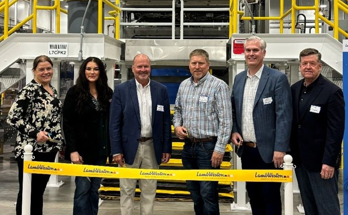 (LR) Nikki Cummins, manager plant manufacturing, Lamb Weston in American Falls; Chanel Tewalt, director of the Idaho State Department of Agriculture; Tom Werner, president and CEO of Lamb Weston; Jon Schutte, plant manager, Lamb Weston in American Falls; (LR) Nikki Cummins, manager plant manufacturing, Lamb Weston in American Falls; Chanel Tewalt, director of the Idaho State Department of Agriculture; Tom Werner, president and CEO of Lamb Weston; Jon Schutte, plant manager, Lamb Weston in American Falls;