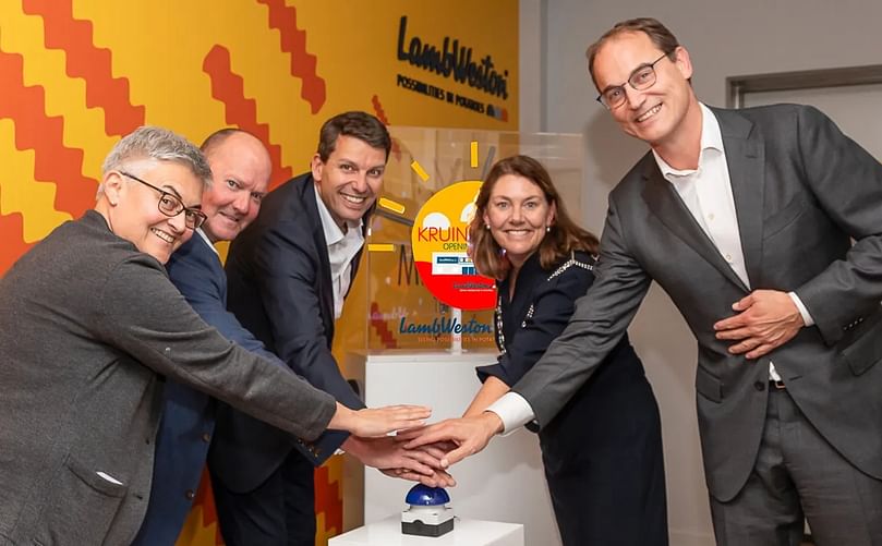 (LR) Silvia Wilks, Chief Supply Chain Officer at Lamb Weston; Tom Werner, CEO at Lamb Weston; Marc Schroeder, President at Lamb Weston International; José van Egmond, Mayor of Reimerswaal; Stephan van Kuik, SVP & General Manager at Lamb Weston EMEA.