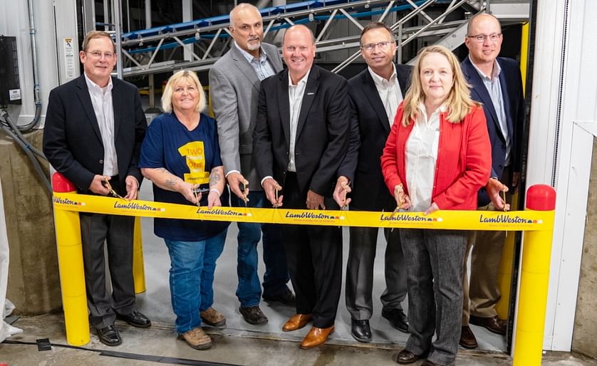 Lamb Weston employees closed the ceremony with a ribbon cutting. Shown left to right: Rick Martin, Chief Supply Chain Officer; Leslie Winker, 45 year tenured employee; Neal Flyg, Hermiston Plant Manager; Tom Werner, President & CEO; Wayne Claver, Senior D